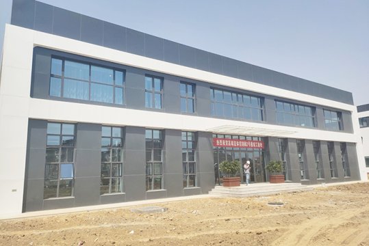 濟寧能源精密制造產業園艾坦姆項目2#樓按時交付使用