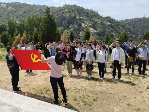 盛源公司組織干部職工到徂徠山參觀學習