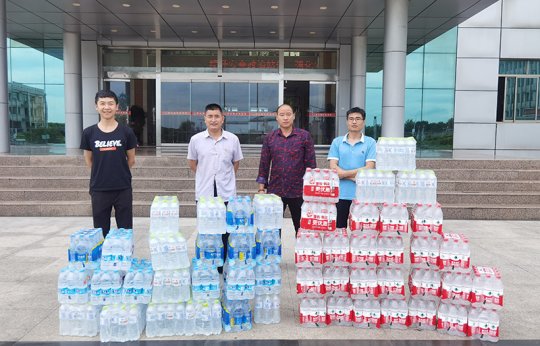 我為職工辦實事丨鯤鵬公司為一線職工送去絲絲清涼