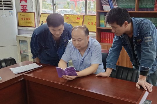 朱家峁煤礦“口袋書”助推機電管理工作持續提升