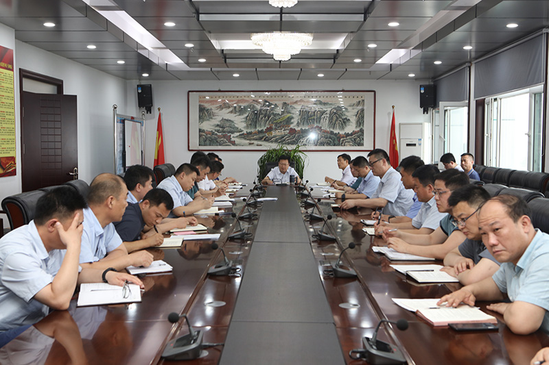 陽城煤電：迅速落實集團公司一級安全生產標準化礦井驗收總結暨對標提升工作會議精神.JPG