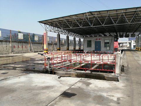 安居煤礦：煤質運銷科自制警示柵欄保安全