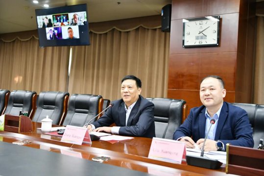 張廣宇與德國蒂森再生資源（TSR）公司客人舉行視頻會議