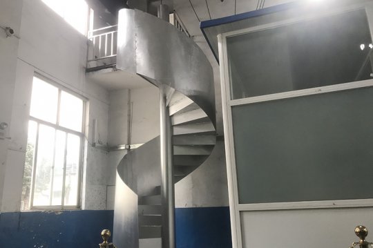 金橋煤礦：旋轉樓梯巧妙設計保安全