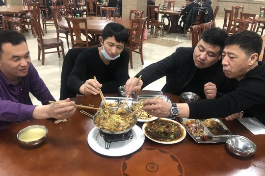 霄云煤礦：暖暖的小火鍋