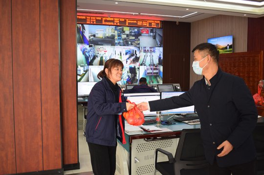 慶元旦 送溫暖丨金橋煤礦開展“元旦”送溫暖活動