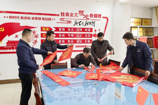 安居煤礦開展“瑞虎迎春、翰墨送福”活動