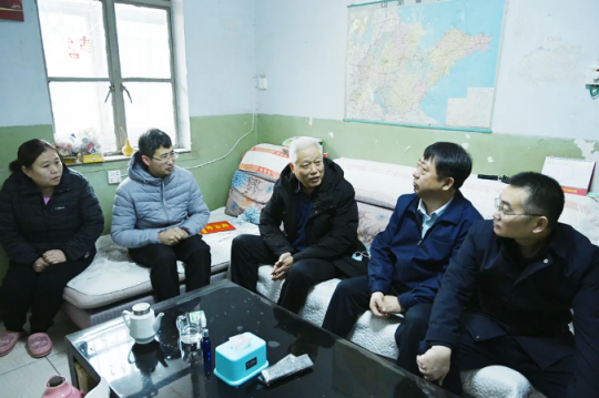 李新全走訪慰問濟寧能源困難黨員