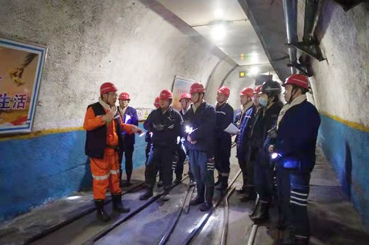 運河煤礦召開井下安全生產標準化現場推進會
