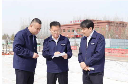 王崇景到龍拱港調研項目建設情況