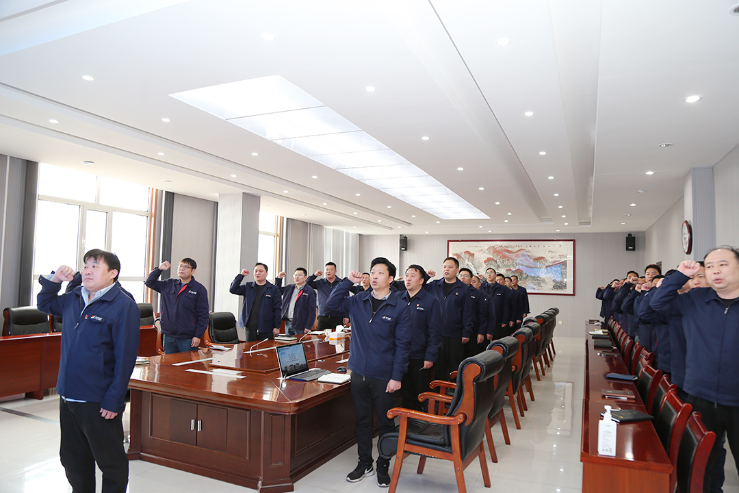 2022年3月20日，朱家峁煤礦召開“打造千億級集團 我來擔當我來干”主題教育宣誓活動（姜鵬攝）.jpg