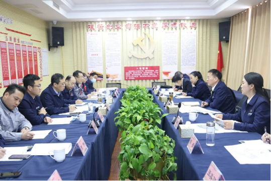 王崇景帶隊到盛源公司、港航建設公司調研指導工作
