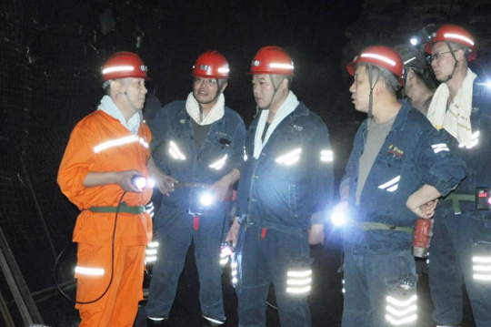 張廣宇到花園煤礦檢查指導安全生產和疫情防控工作