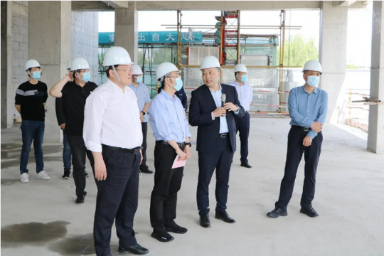 張猛帶隊到濟寧港航大廈、主城區水上服務區項目現場調研指導工作