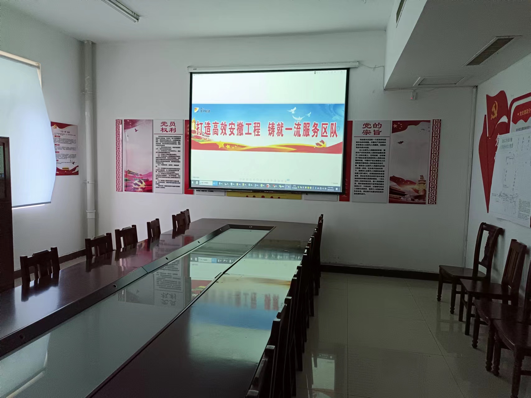 鯤鵬公司：鯤鵬公司機電項目部地面質量標準化再上新臺階（孫利） (3).jpg