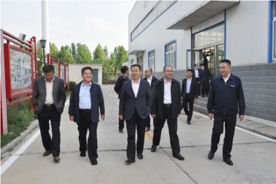集團公司外部董事黃際豐到花園煤礦調研指導工作