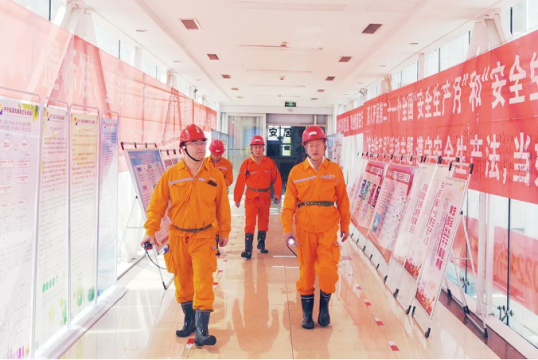 王崇景到安居煤礦檢查指導工作