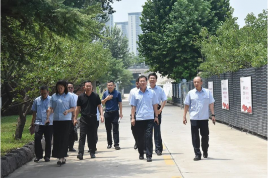 王崇景到港航建設公司調研指導主城區加油加氣站工程進度