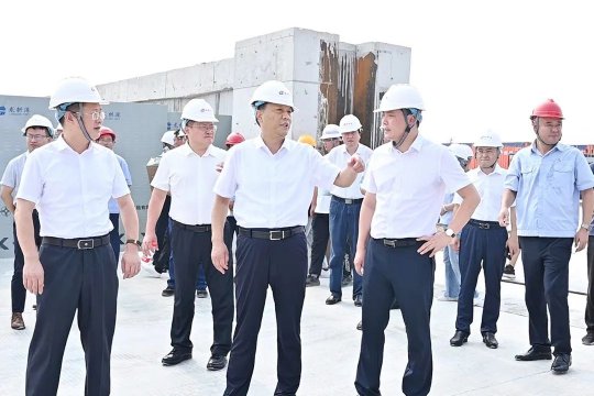 張廣宇主持召開龍拱港工作現場推進會