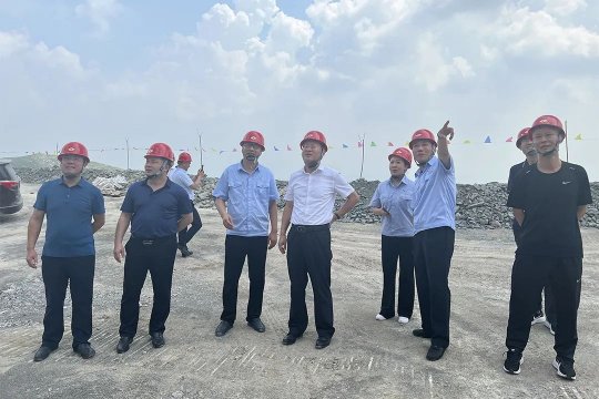 王崇景到馬家寨礦業檢查指導工作