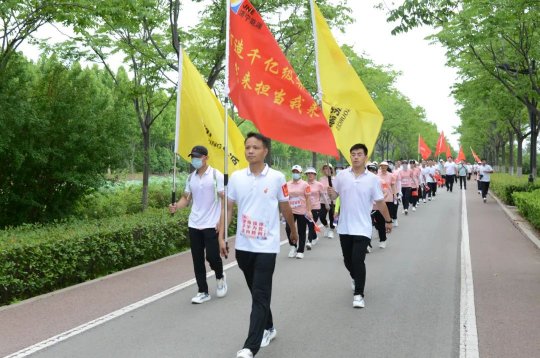 闊步向前！濟寧能源積極參與“喜迎二十大 全民健步走”活動