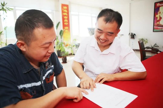 爭先進位丨我和師傅都領到了800元激勵獎金！