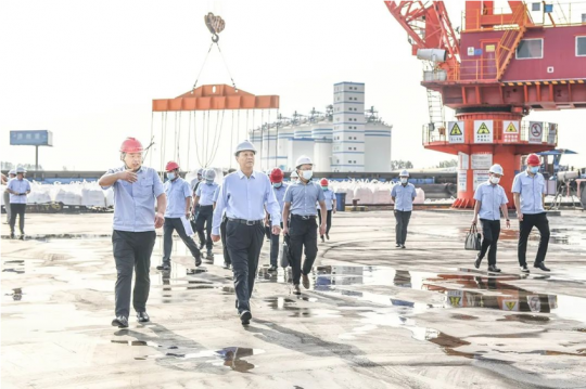 濟寧能源召開港航重點項目現場辦公會
