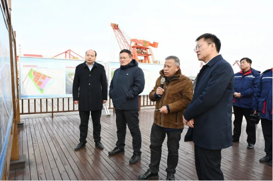 龍拱港、躍進港作業區重點項目現場工作推進會召開