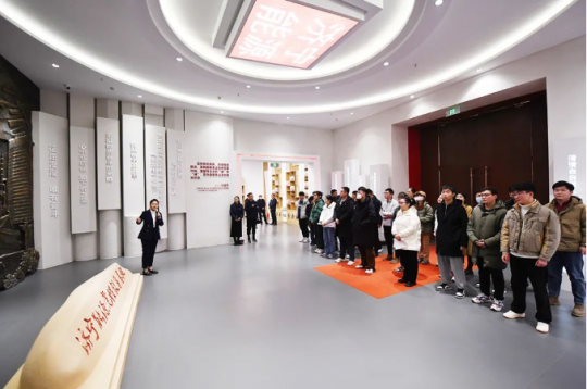 在外求學長見識，學成歸來建設家鄉！30多名優秀高校畢業生走進濟寧能源