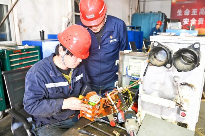 濟寧能源各企業積極開展“三亮三比一爭當”活動