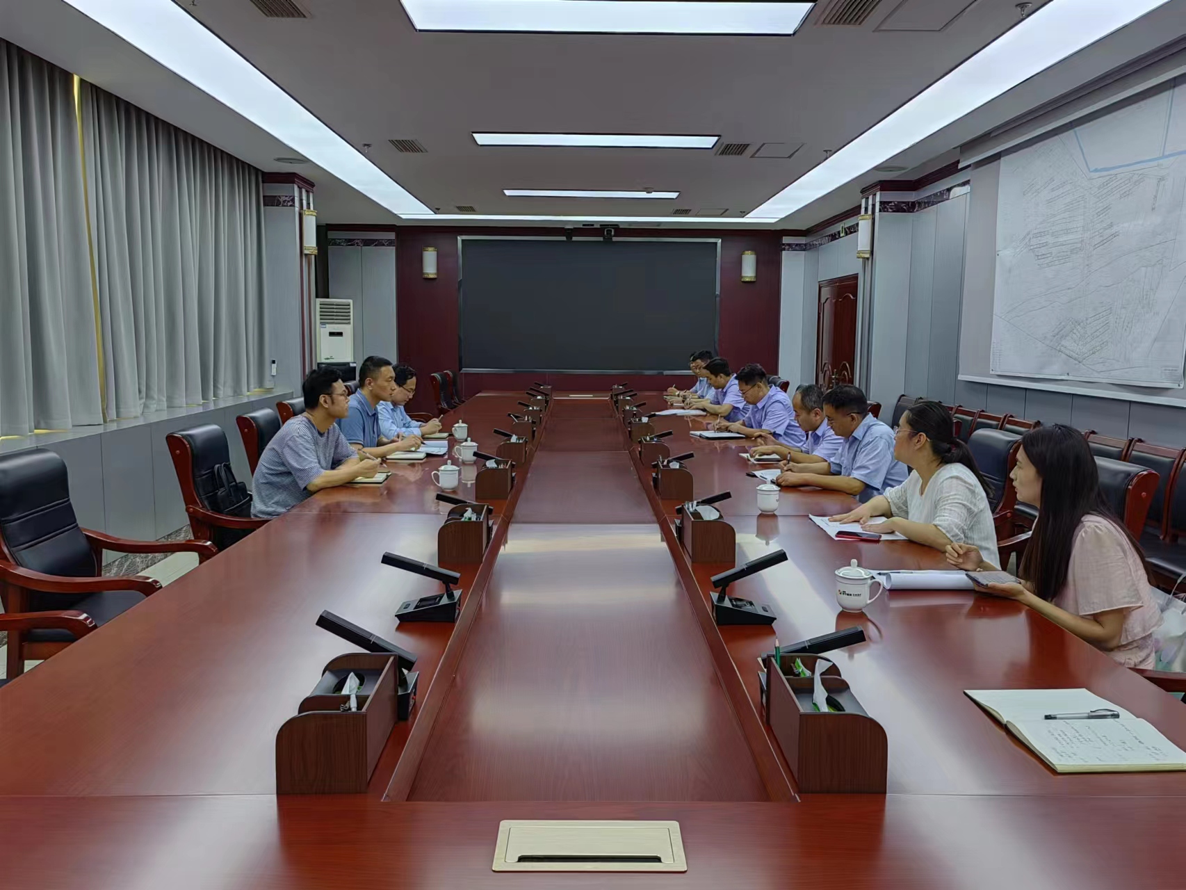 山東省“四進”工作組到花園煤礦督導用電工作.jpg