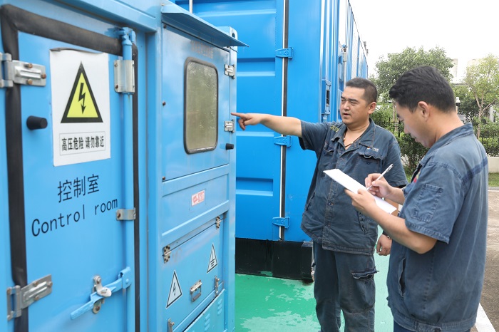 花園煤礦加強雨季供電安全巡查，確保供電安全.JPG