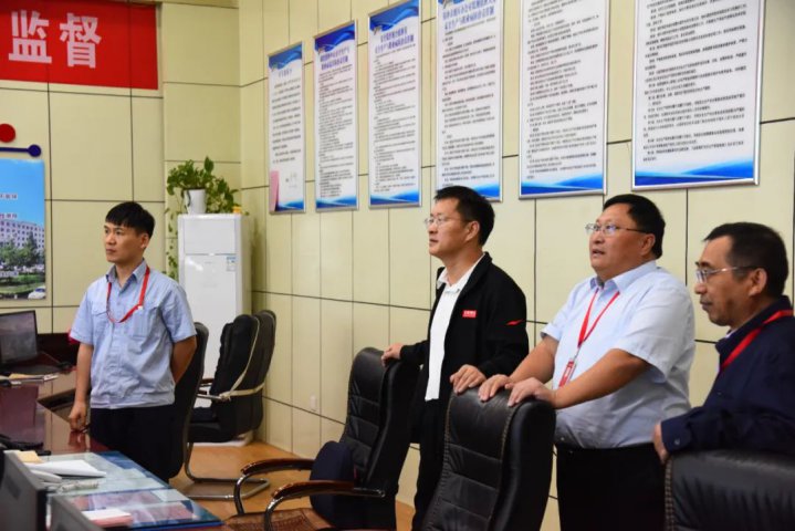 王崇景中秋佳節到金源煤礦慰問一線干部職工