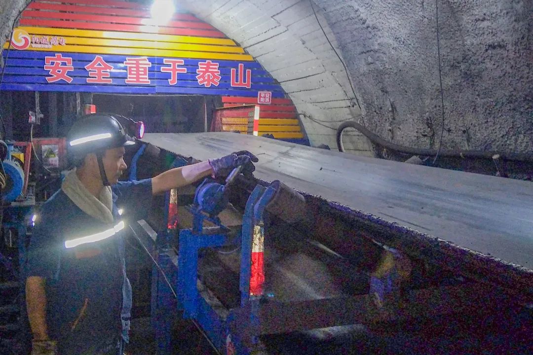 帶式輸送機.jpg