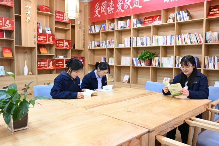 躍進港“為職工辦實事” 暖到職工心窩里