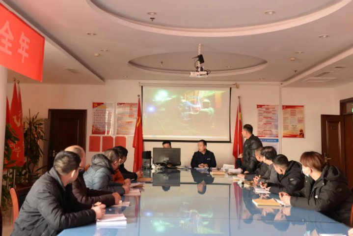 視頻“糾“錯 ，安居煤礦班前“小”會開出安全“大”文章