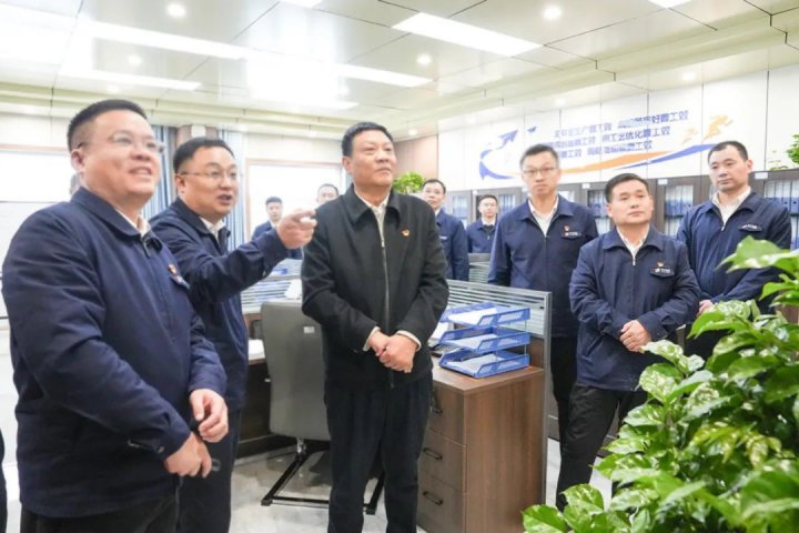 張廣宇到義橋煤礦督導檢查，并到集團聯建村走訪慰問