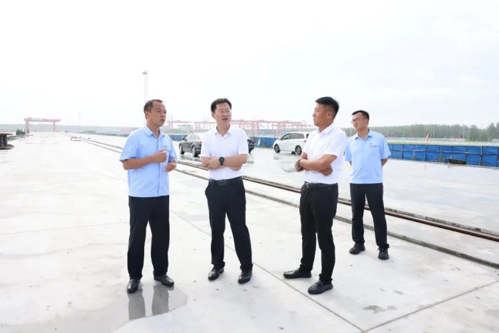 王崇景到相關企業督導汛期安全生產及重點項目建設工作