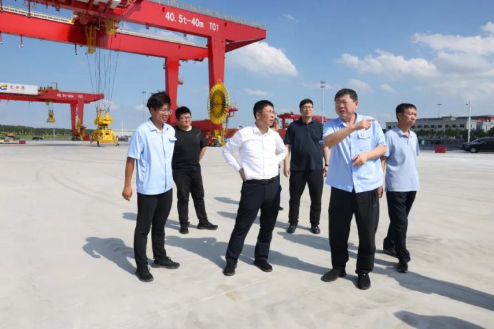 濟寧市總工會到濟寧能源集團開展“工會送清涼 防暑保安康”慰問活動