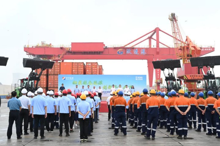 濟寧能源集團設備更新首批電動裝載機交付儀式舉行