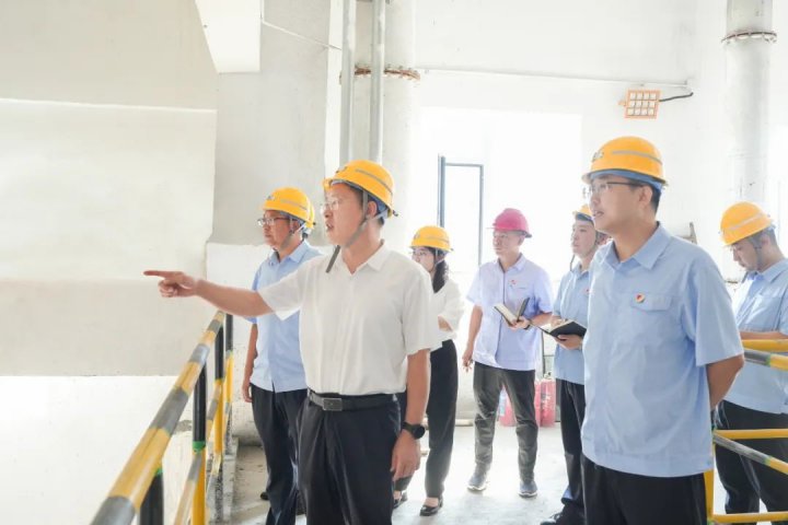 王崇景帶隊到陽城分公司召開標準化建設現場推進會
