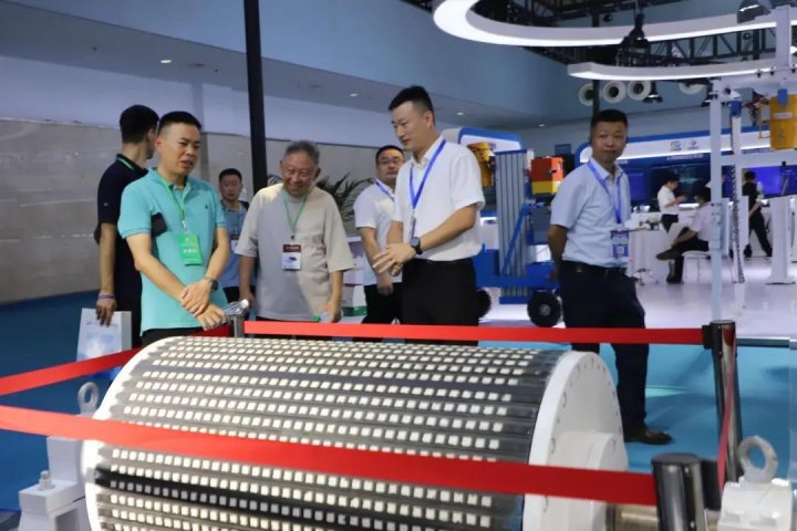 海納科技三相永磁同步電動滾筒助力企業綠色發展