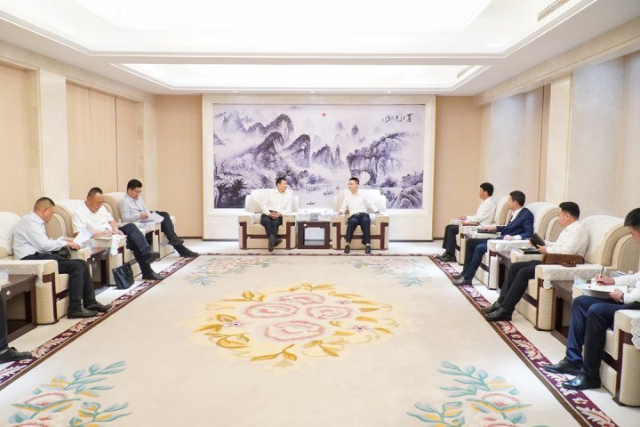 張廣宇帶隊到湖北港口集團交流洽談合作