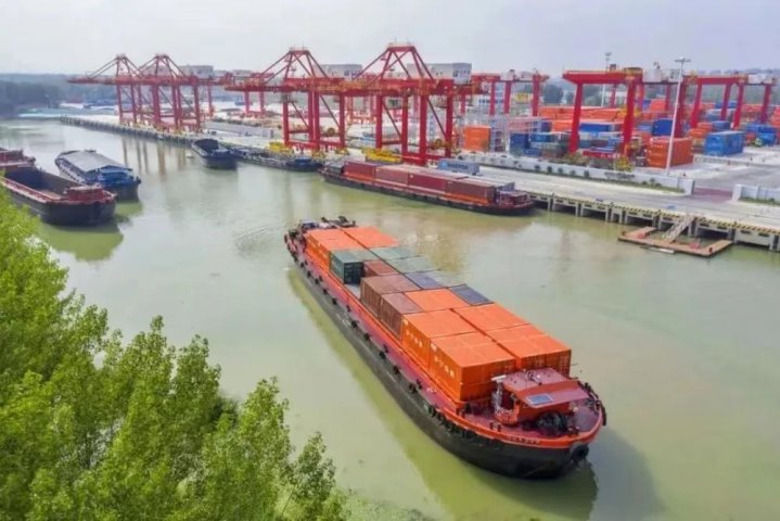 龍拱港鐵路專用線獲市“月度流動紅旗”