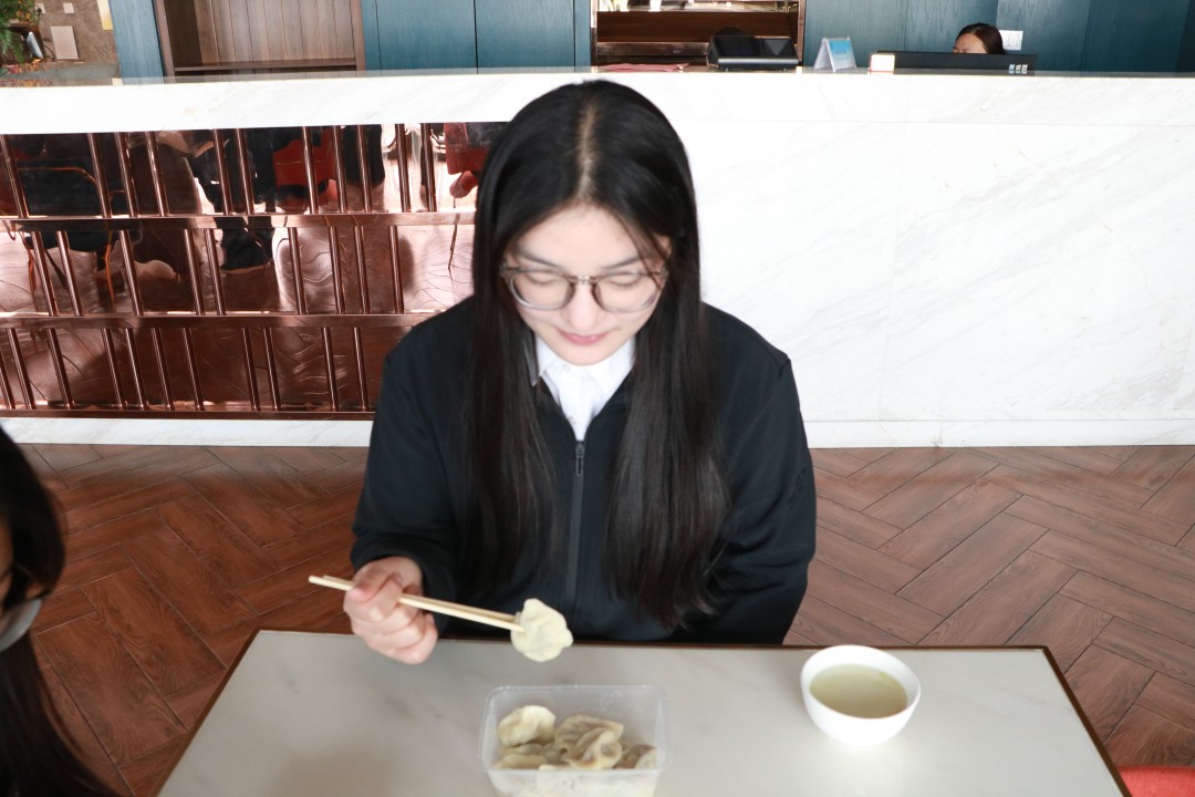 吃水餃.jpg