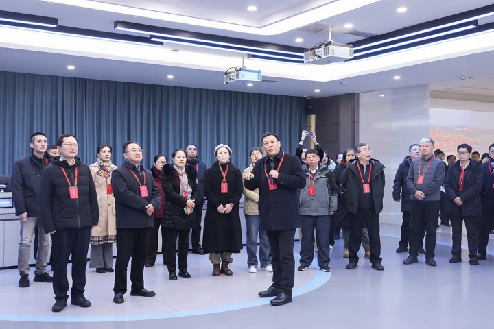 駐濟全國和省人大代表集中視察團到濟寧能源集團參觀調研