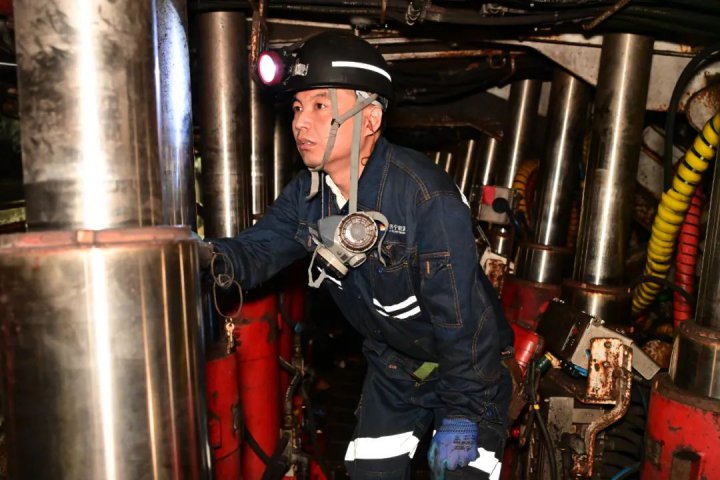 精益化管理提升系列報道?丨金橋煤礦率先實行采煤機承包制度