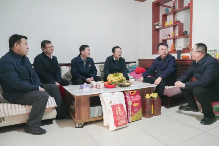 市總工會領導帶隊走訪慰問濟寧能源集團職工代表